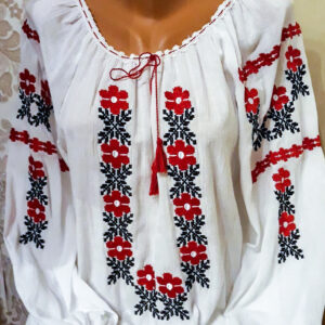 Ie traditionala de damă, din in topit , model floral cu roșu . Marimi: 38,40,42,44,46,48 Alte marimi se pot face la comanda.