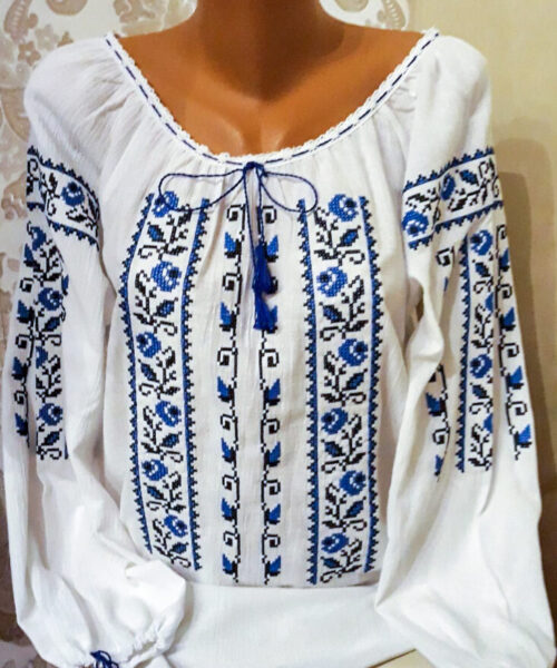 Ie traditionala de damă, din in topit , model floral  Marimi: 38,40,42,44,46,48 Alte marimi se pot face la comanda.