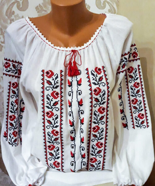 ie traditionala dama rosu