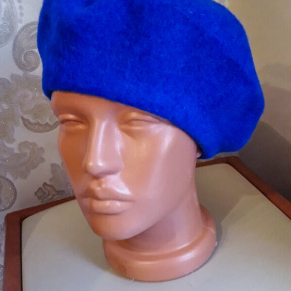 Bascuta de  damă, culoare:albastru-imperial,marime universală