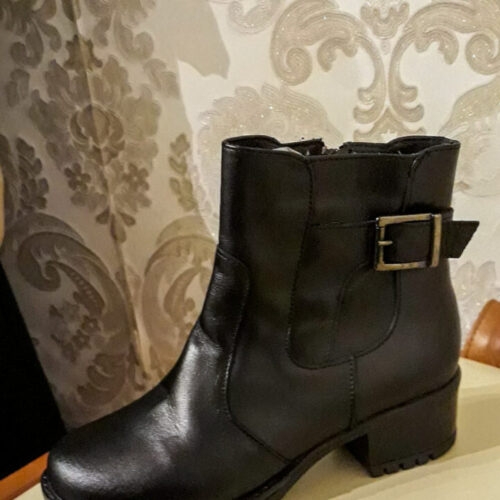 Botine damă,din piele,culoare neagră imblanite,toc lat de 3,5 cm, Marimi:35,36 38,39,40 Botine damă,din piele,culoare neagră imblanite,toc lat de 3,5 cm, Marimi:35,36 38,39,40