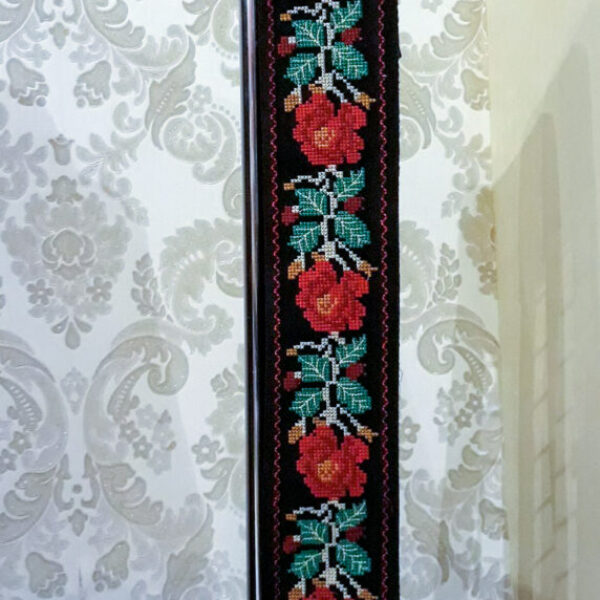 Brau tradițional,model floral,lung:93cm/11cm lat