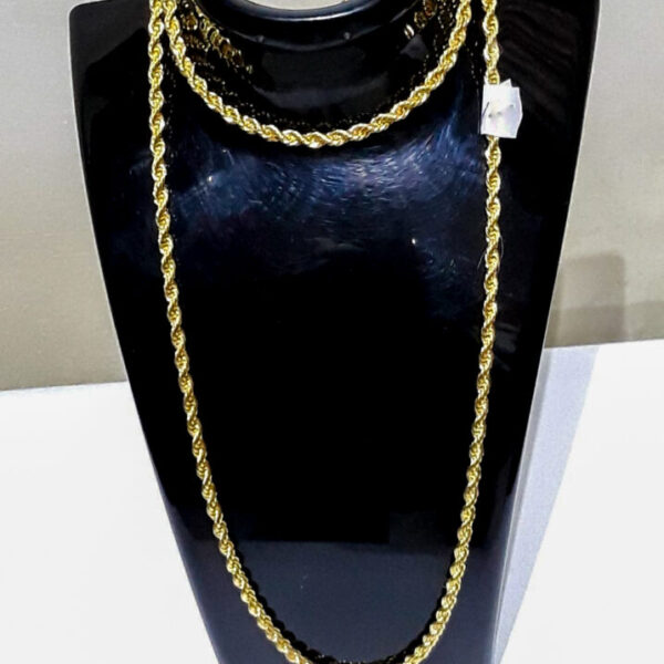 Set colier,format din :lănțișor de 25 cm si brățara,placat cu aur de 18k
