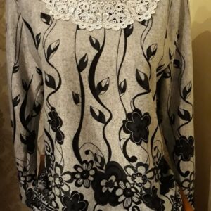 Bluze damă,material:jerse,culoare gri,cu model floral-gri inchis, Marimi:XL,XXL