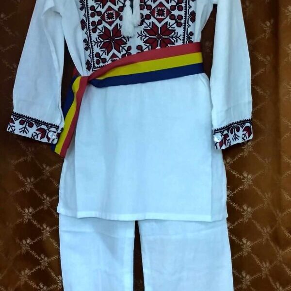 Compleu traditional copii,cu model rosu